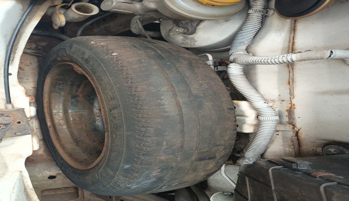 2012 Tata Nano LX, Petrol, Manual, 1,00,093 km, tyre