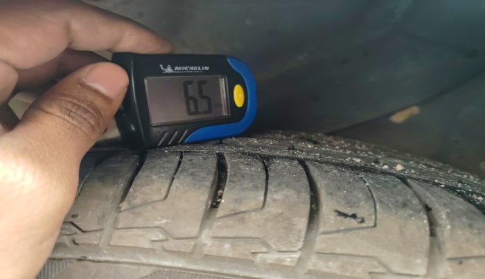 2013 Hyundai Verna FLUIDIC 1.6 CRDI SX AT, Diesel, Automatic, 1,34,722 km, tyre