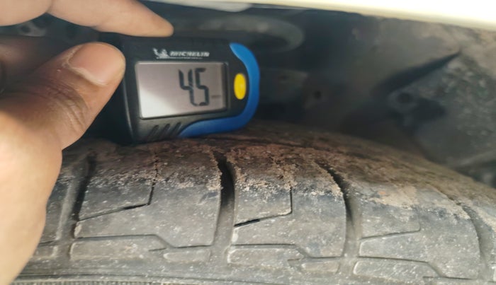 2013 Hyundai Verna FLUIDIC 1.6 CRDI SX AT, Diesel, Automatic, 1,34,722 km, tyre