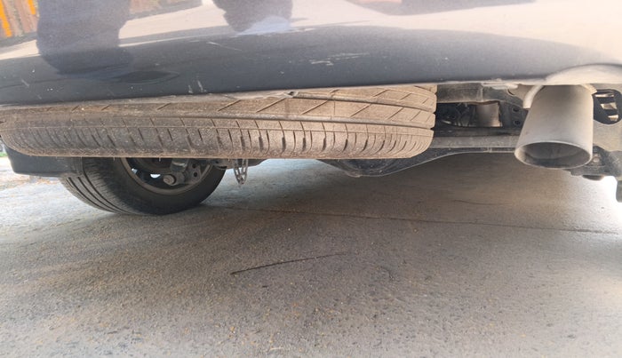 2022 Toyota Innova Crysta 2.7 ZX AT 7 STR, Petrol, Automatic, 31,058 km, tyre