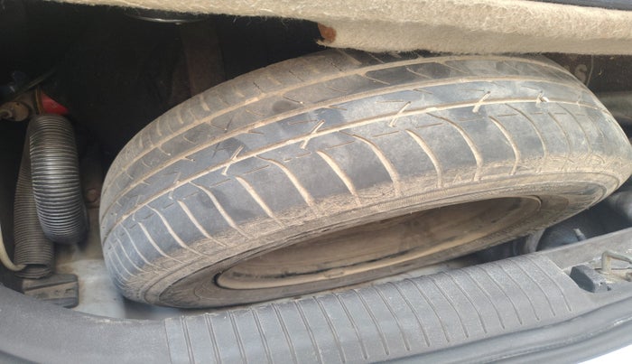 2012 Hyundai i20 MAGNA 1.2, Petrol, Manual, 1,29,712 km, tyre