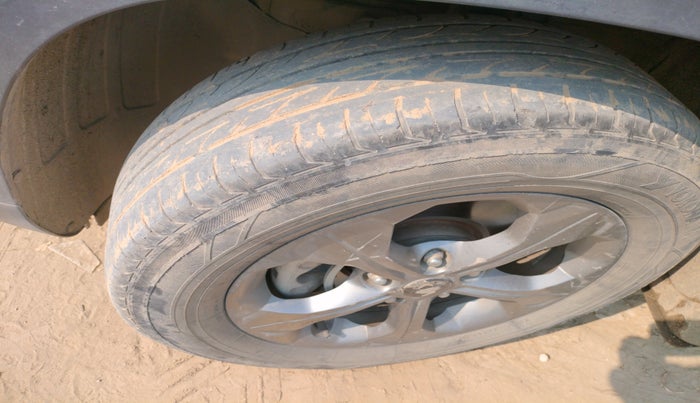 2020 KIA SELTOS HTK PLUS 1.5 DIESEL, Diesel, Manual, 1,26,187 km, tyre