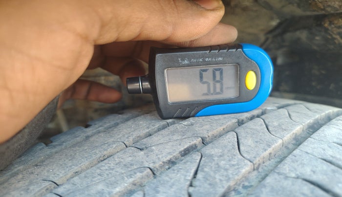 2012 Maruti Swift Dzire LXI, Petrol, Manual, 1,45,000 km, tyre