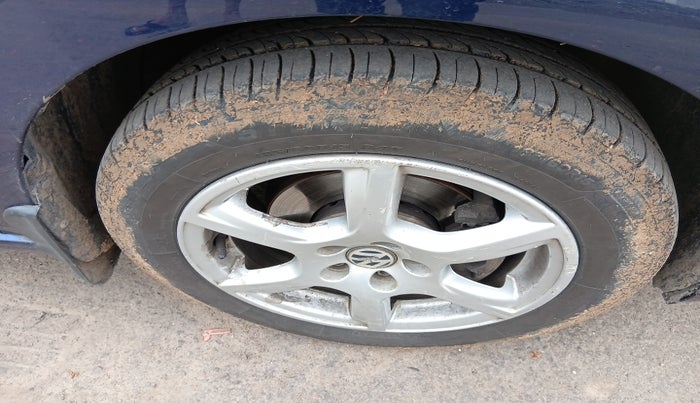 2012 Volkswagen Vento HIGHLINE DIESEL 1.6, Diesel, Manual, 1,67,914 km, tyre