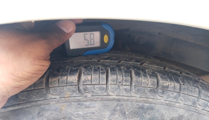 2016 Hyundai Eon D LITE PLUS(O), Petrol, Manual, 81,776 km, tyre