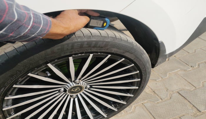 2021 Hyundai Verna SX 1.5 VTVT, Petrol, Manual, 52,353 km, tyre