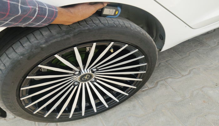 2021 Hyundai Verna SX 1.5 VTVT, Petrol, Manual, 52,353 km, tyre