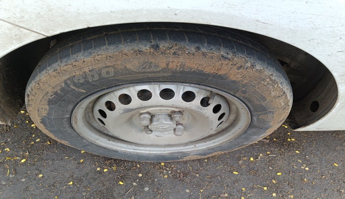 2019 Hyundai Xcent S 1.2 CRDI, Diesel, Manual, 3,22,882 km, tyre