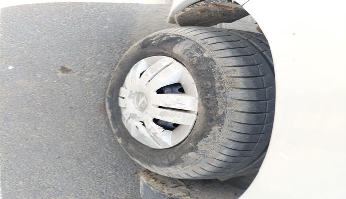 2019 Maruti Alto VXI, Petrol, Manual, 90,784 km, tyre