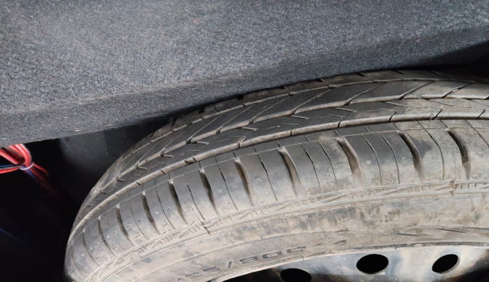 2016 Maruti Swift VXI, Petrol, Manual, 82,019 km, tyre