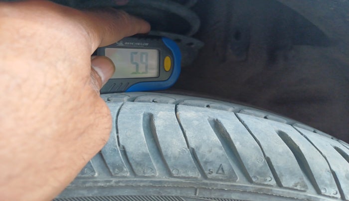 2013 Hyundai i20 SPORTZ 1.4 CRDI, Diesel, Manual, 1,73,082 km, tyre