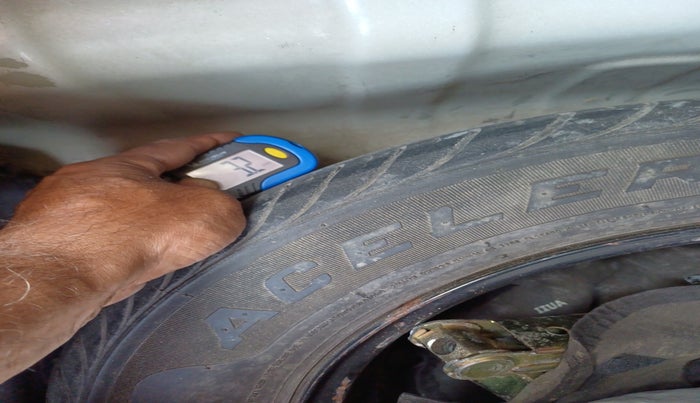 2013 Hyundai i20 SPORTZ 1.4 CRDI, Diesel, Manual, 1,73,082 km, tyre