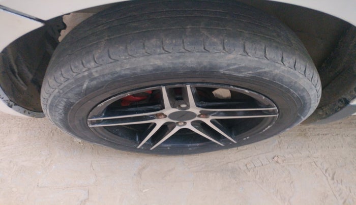 2013 Maruti Swift VDI, Diesel, Manual, 1,26,343 km, tyre