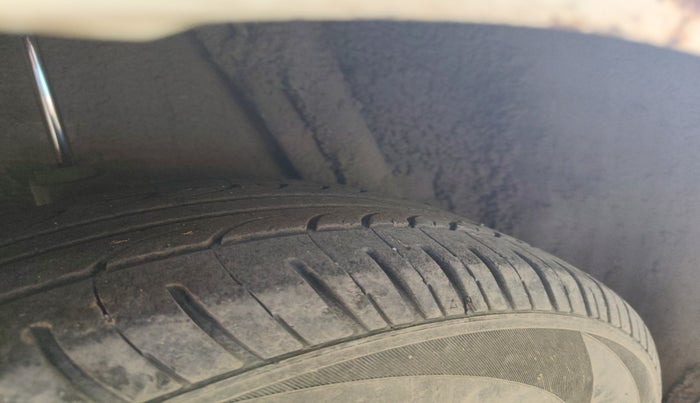 2012 Mahindra Verito 1.5 D4 BS III, Diesel, Manual, 1,64,609 km, tyre