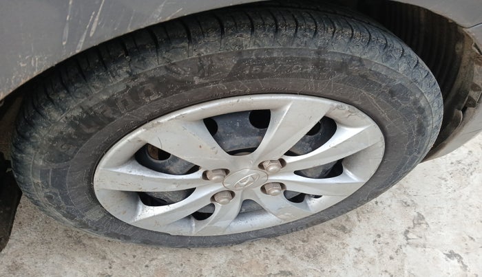 2013 Hyundai Eon MAGNA +, Petrol, Manual, 1,09,800 km, tyre