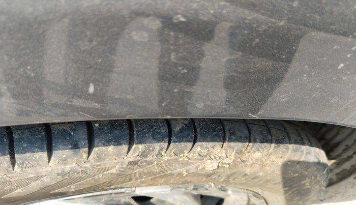 2016 Hyundai Eon MAGNA +, Petrol, Manual, 48,831 km, tyre