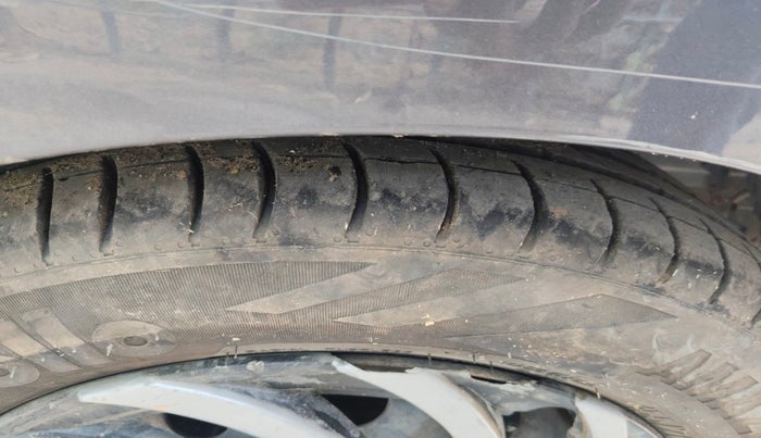 2016 Hyundai Eon MAGNA +, Petrol, Manual, 48,831 km, tyre