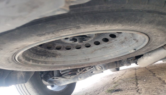 2021 Mahindra XUV700 AX 7 LUXURY P AT 7 STR, Petrol, Automatic, 93,305 km, tyre