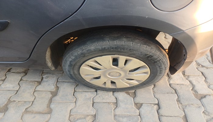 2013 Maruti Swift VXI, Petrol, Manual, 1,63,320 km, tyre