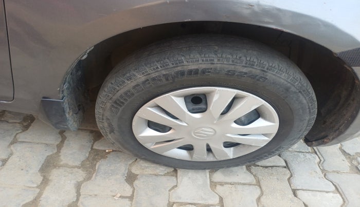 2013 Maruti Swift VXI, Petrol, Manual, 1,63,320 km, tyre
