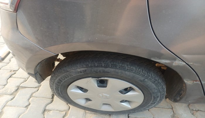 2013 Maruti Swift VXI, Petrol, Manual, 1,63,320 km, tyre