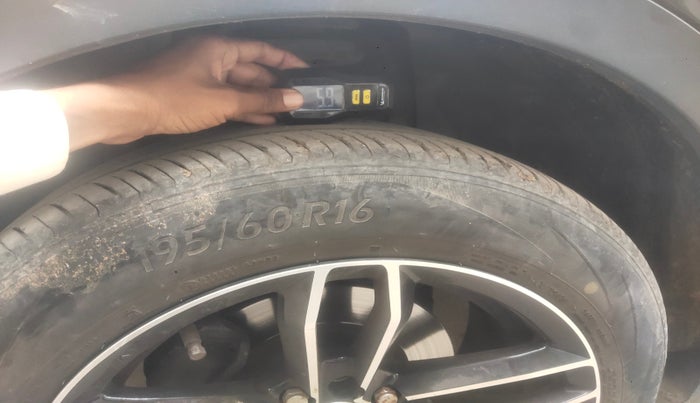 2018 Tata NEXON XM PETROL, Petrol, Manual, 59,897 km, tyre