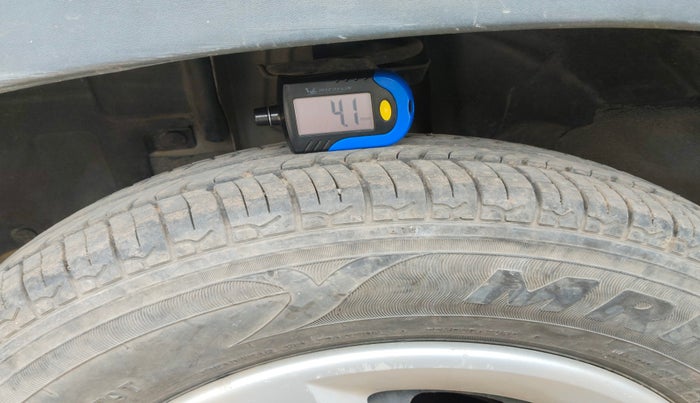 2017 Renault Kwid RXL, Petrol, Manual, 40,089 km, tyre