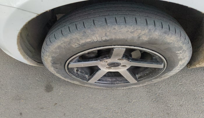 2015 Maruti Swift VDI ABS, Diesel, Manual, 1,01,162 km, tyre