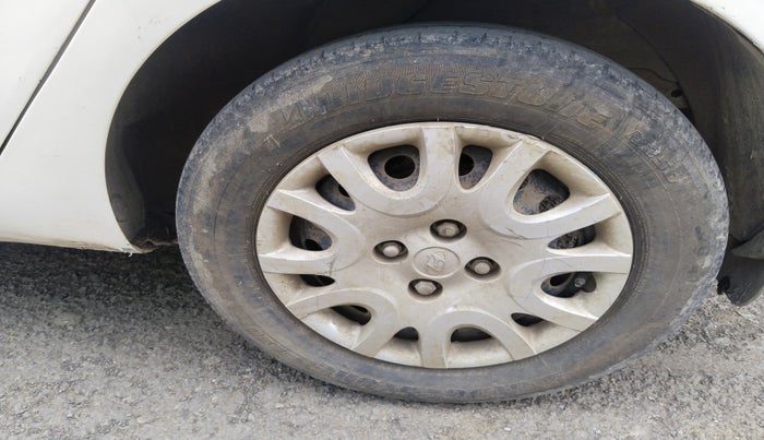 2010 Hyundai i20 MAGNA (O) 1.2, Petrol, Manual, 1,39,538 km, tyre