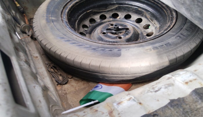 2010 Hyundai i20 MAGNA (O) 1.2, Petrol, Manual, 1,39,538 km, tyre