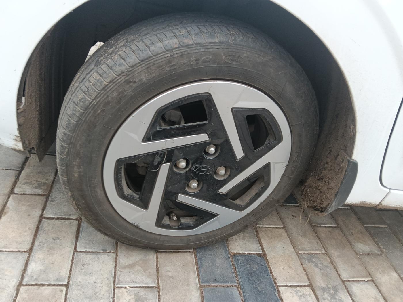 2024 Hyundai GRAND I10 NIOS SPORTZ 1.2 KAPPA VTVT CNG, Petrol, Manual, 19,412 km, tyre