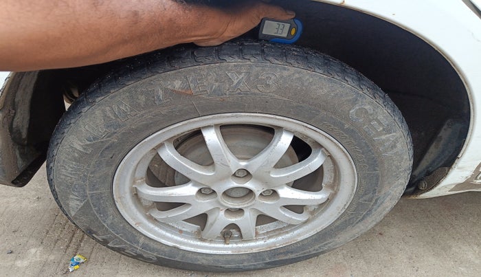 2011 Maruti Ritz VDI, Diesel, Manual, 1,99,108 km, tyre