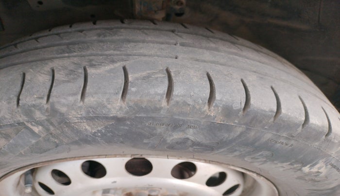 2015 Maruti Swift LXI, Petrol, Manual, 96,052 km, tyre