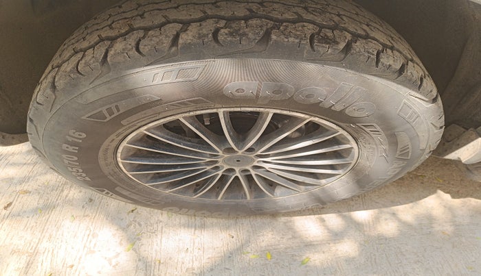 2019 Tata Harrier XM 2.0L KRYOTEC, Diesel, Manual, 1,18,806 km, tyre