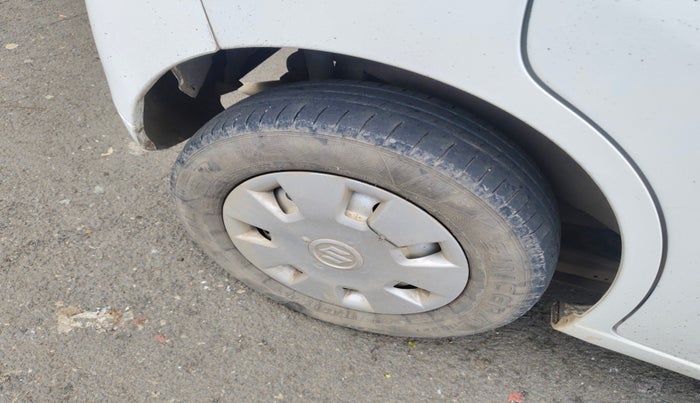 2017 Maruti Wagon R 1.0 LXI CNG, Petrol, Manual, 71,566 km, tyre