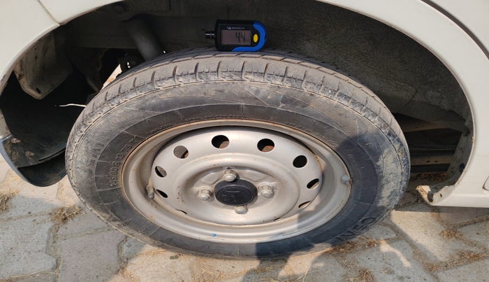 2014 Maruti Wagon R 1.0 LXI, Petrol, Manual, 74,372 km, tyre