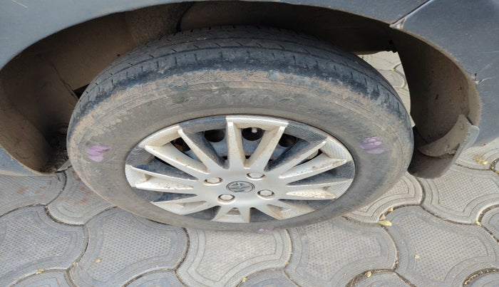 2010 Hyundai i20 MAGNA 1.2, Petrol, Manual, 1,29,221 km, tyre