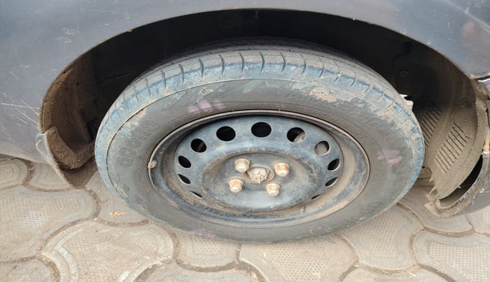 2010 Hyundai i20 MAGNA 1.2, Petrol, Manual, 1,29,221 km, tyre