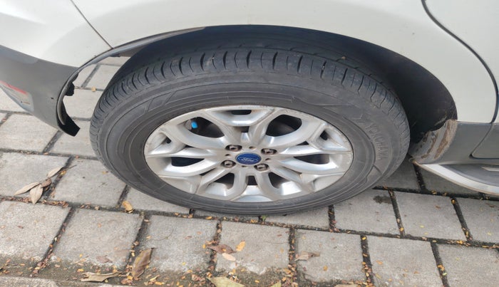 2015 Ford Ecosport TITANIUM 1.5L DIESEL, Diesel, Manual, 1,44,485 km, tyre