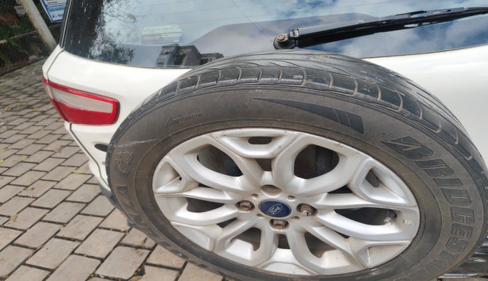 2015 Ford Ecosport TITANIUM 1.5L DIESEL, Diesel, Manual, 1,44,485 km, tyre