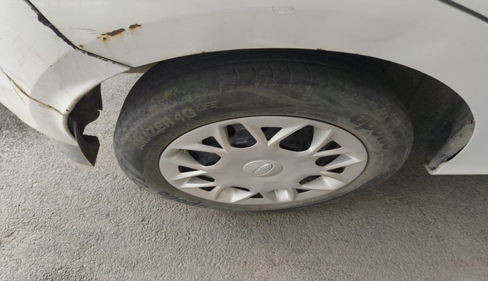 2015 Ford New Figo TREND 1.5L DIESEL, Diesel, Manual, 1,86,844 km, tyre