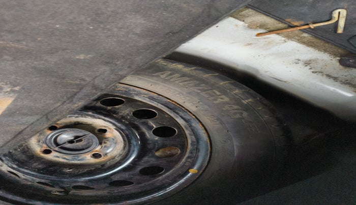 2015 Ford New Figo TREND 1.5L DIESEL, Diesel, Manual, 1,86,844 km, tyre