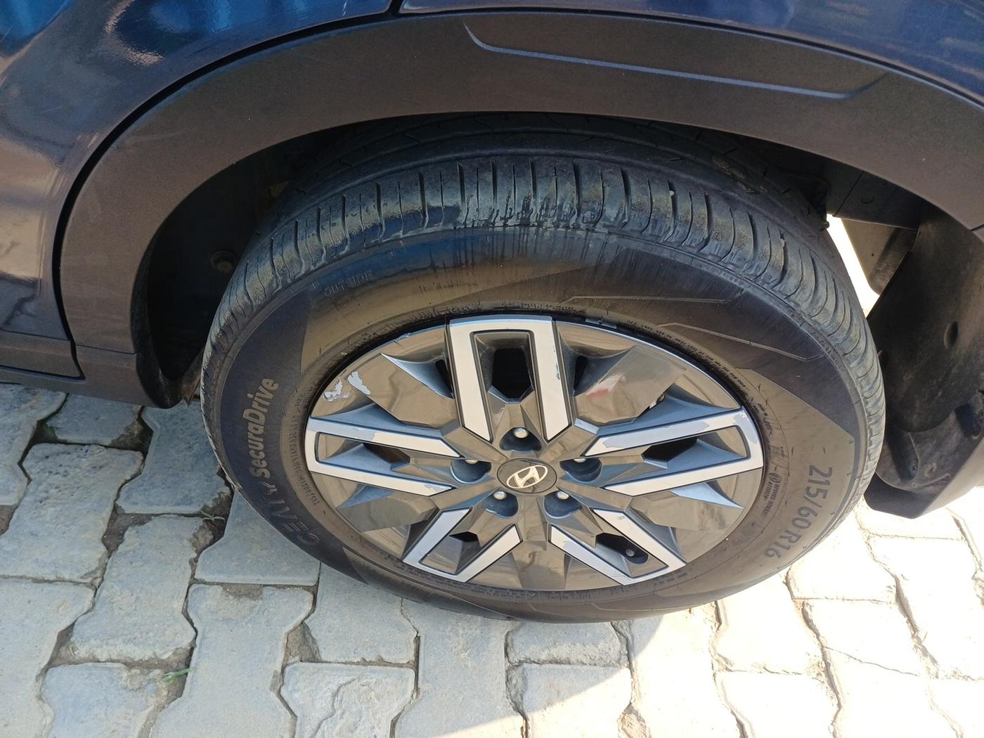2022 Hyundai VENUE SX 1.0 TURBO, Petrol, Manual, 24,178 km, tyre