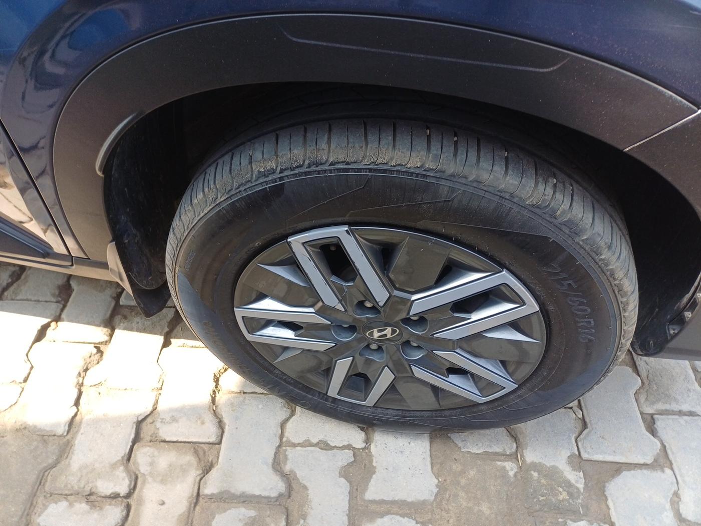 2022 Hyundai VENUE SX 1.0 TURBO, Petrol, Manual, 24,178 km, tyre