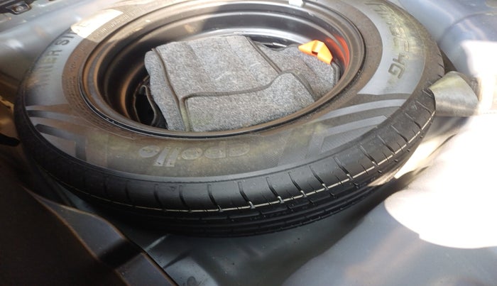 2022 Hyundai VENUE SX 1.0 TURBO, Petrol, Manual, 24,178 km, tyre