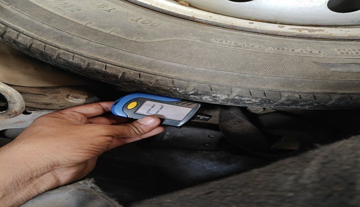 2011 Maruti Wagon R 1.0 LXI CNG, Petrol, Manual, 1,27,670 km, tyre