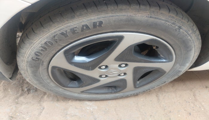 2022 Hyundai Verna S PLUS 1.5 VTVT, Petrol, Manual, 45,678 km, tyre