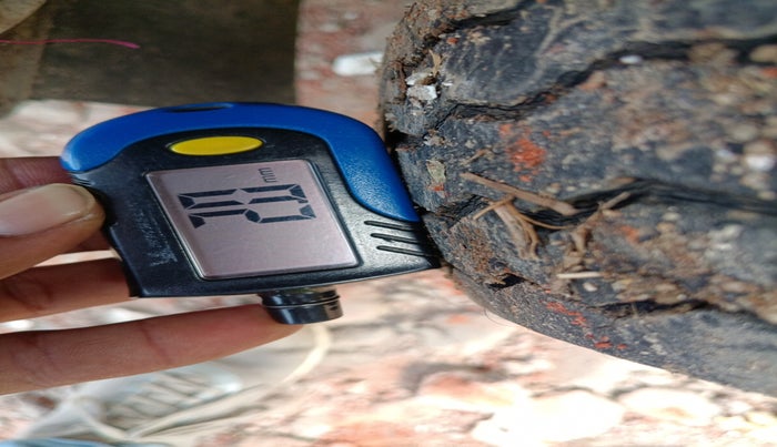 1985 Maruti Omni 5 STR, Petrol, Manual, 61,139 km, tyre