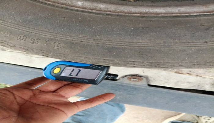 1985 Maruti Omni 5 STR, Petrol, Manual, 61,139 km, tyre