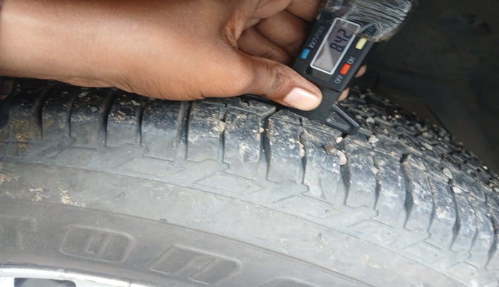 2015 Mahindra XUV500 W10, Diesel, Manual, 99,639 km, tyre